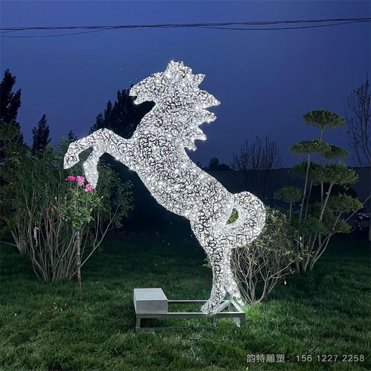 不銹鋼鏤空馬雕塑,奔跑的駿馬雕塑加工廠 不銹鋼鏤空馬雕塑,奔跑的駿馬雕塑加工廠
