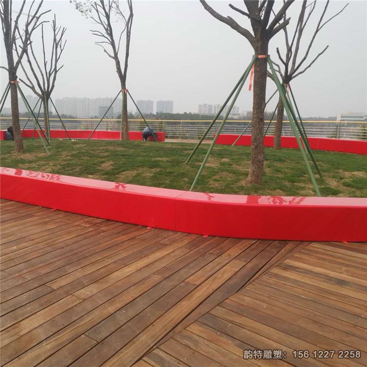 公園坐凳雕塑實(shí)拍圖 戶外玻璃鋼座椅定制